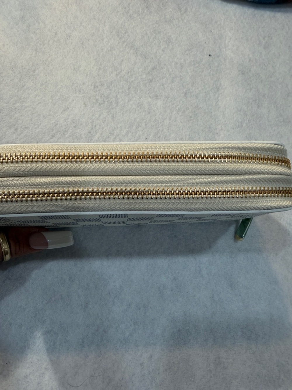 Lv Damier Azur double Zip Around Wallet - White/Gray - Picture 3 of 11